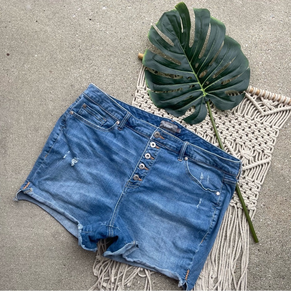 Torrid Plus Size Distressed Jean Shorts Size 20